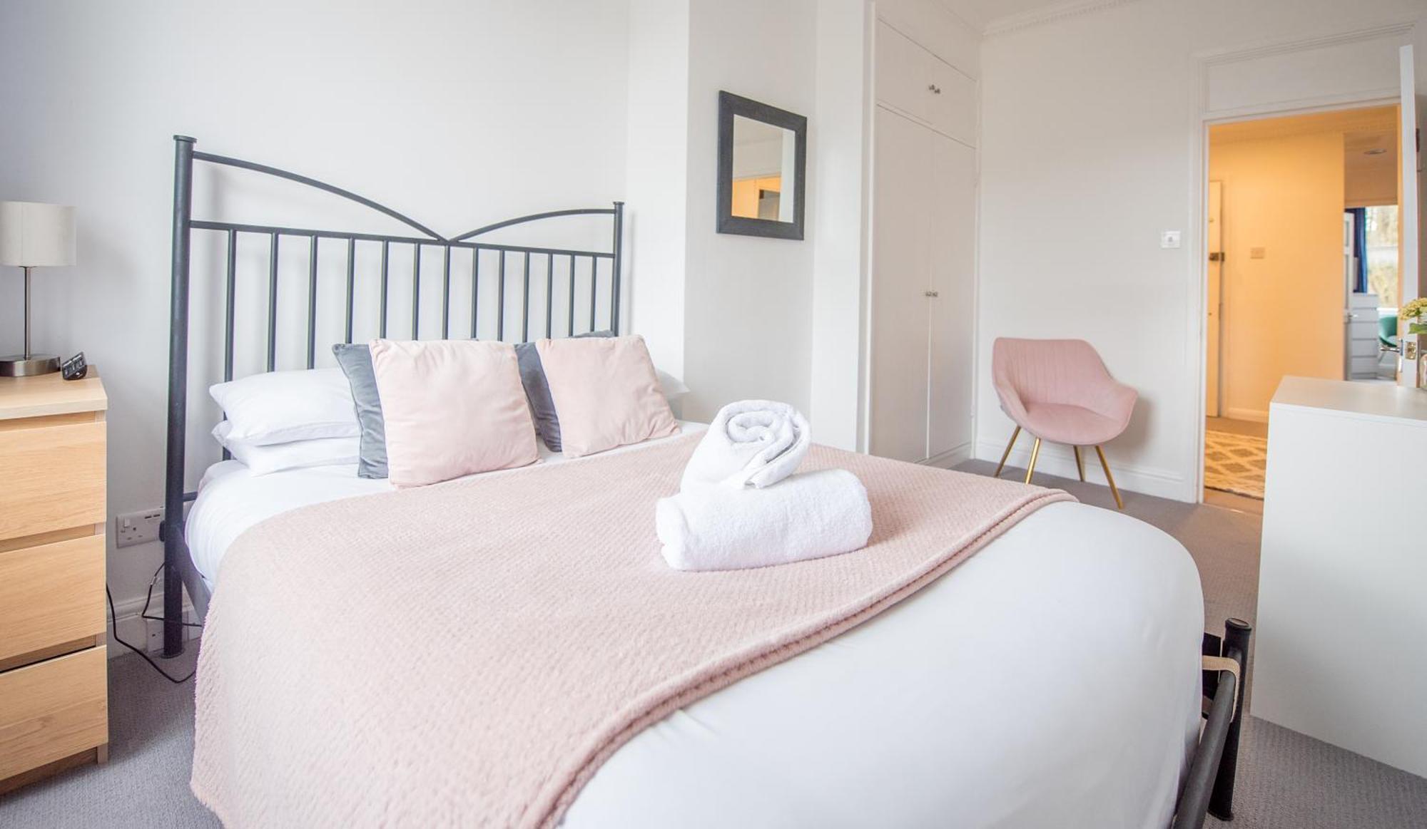 Grosvenor Pad - Lovely 2-Bed Flat - Free On Street Parking Бат Екстериор снимка